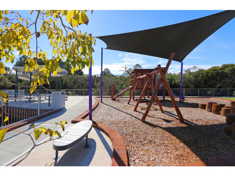 5 Shale Court, Piara Waters WA 6112