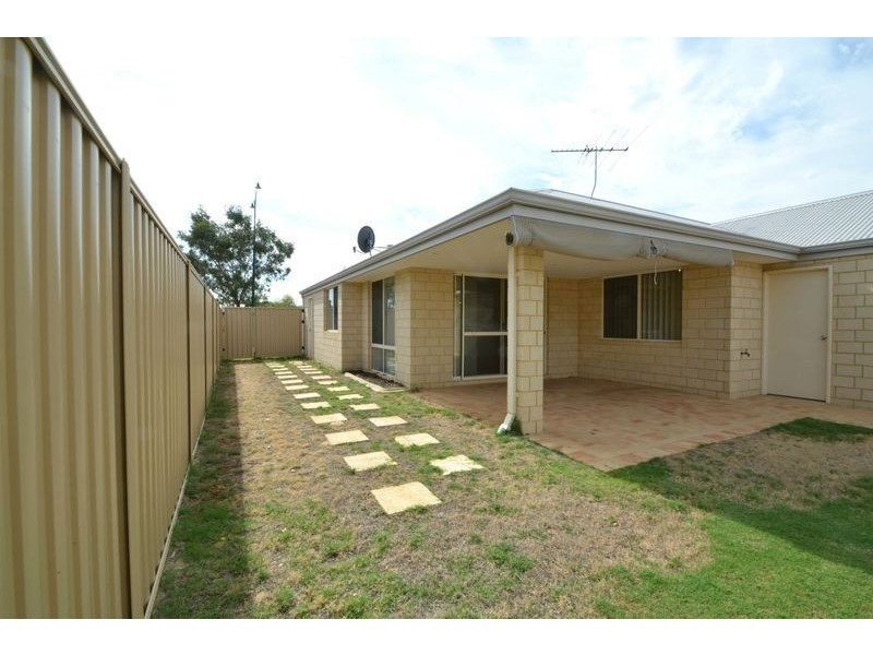 66 Kardan Boulevard, Byford WA 6122