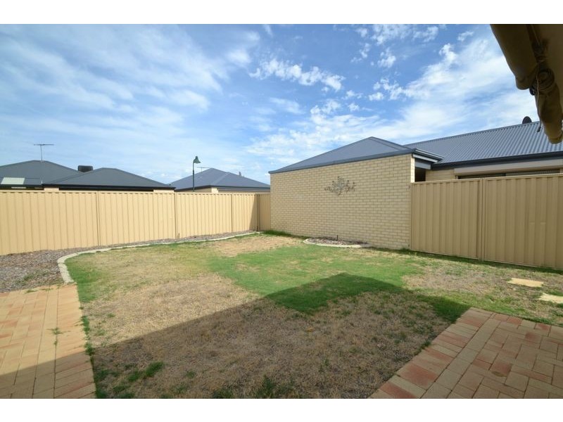 66 Kardan Boulevard, Byford WA 6122