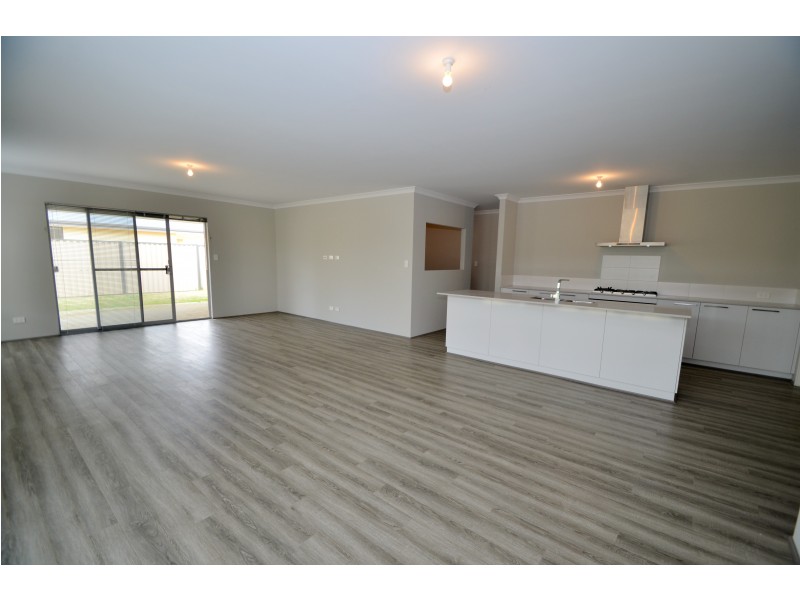 14 Grapple Road, Whitby WA 6123