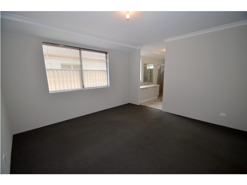 14 Grapple Road, Whitby WA 6123