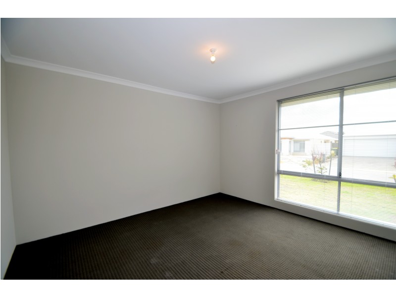 14 Grapple Road, Whitby WA 6123