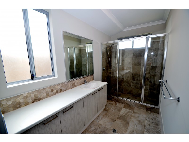 14 Grapple Road, Whitby WA 6123