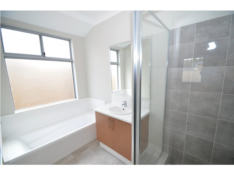 14 Grapple Road, Whitby WA 6123