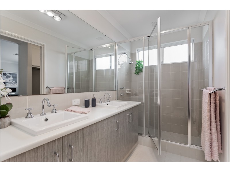 13 Jowett Lane, Piara Waters WA 6112