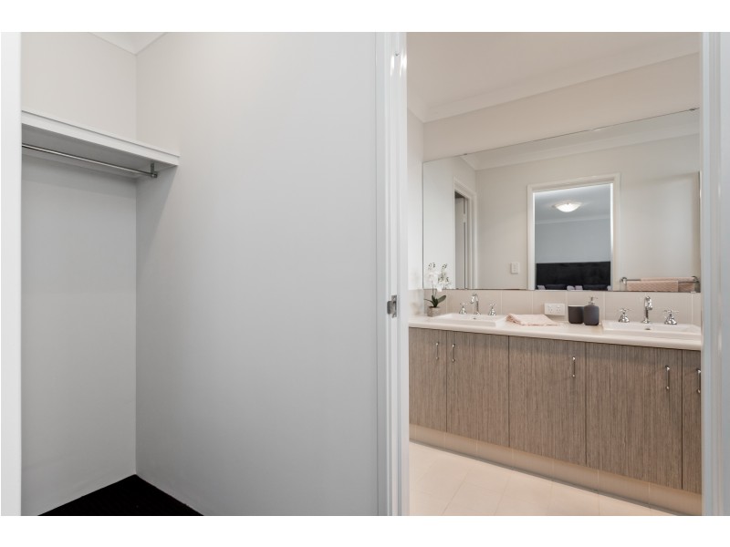 13 Jowett Lane, Piara Waters WA 6112