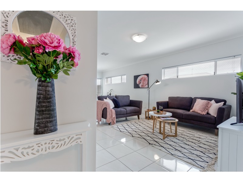 13 Jowett Lane, Piara Waters WA 6112