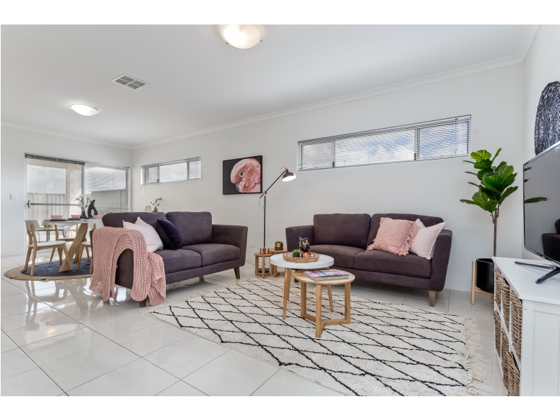 13 Jowett Lane, Piara Waters WA 6112