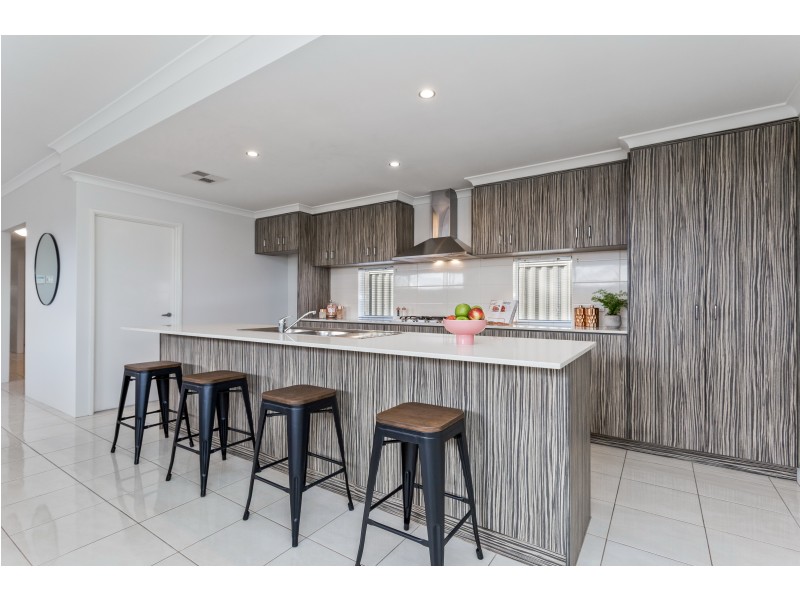 13 Jowett Lane, Piara Waters WA 6112