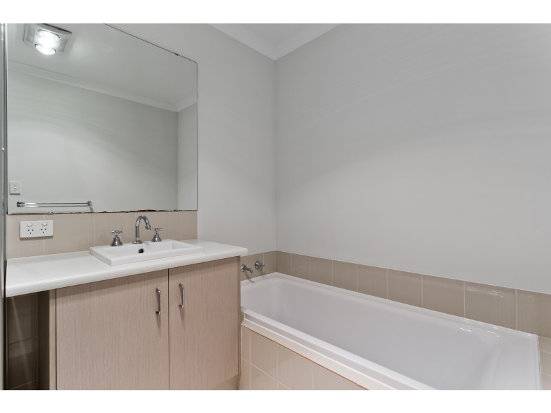 13 Jowett Lane, Piara Waters WA 6112