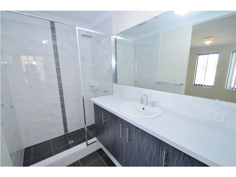 2 Cornhill Entrance, Hilbert WA 6112