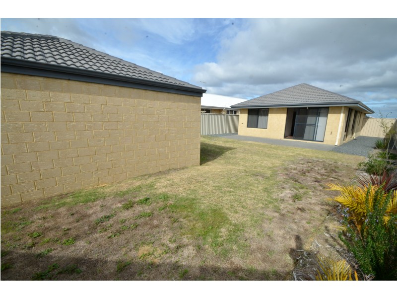 2 Cornhill Entrance, Hilbert WA 6112