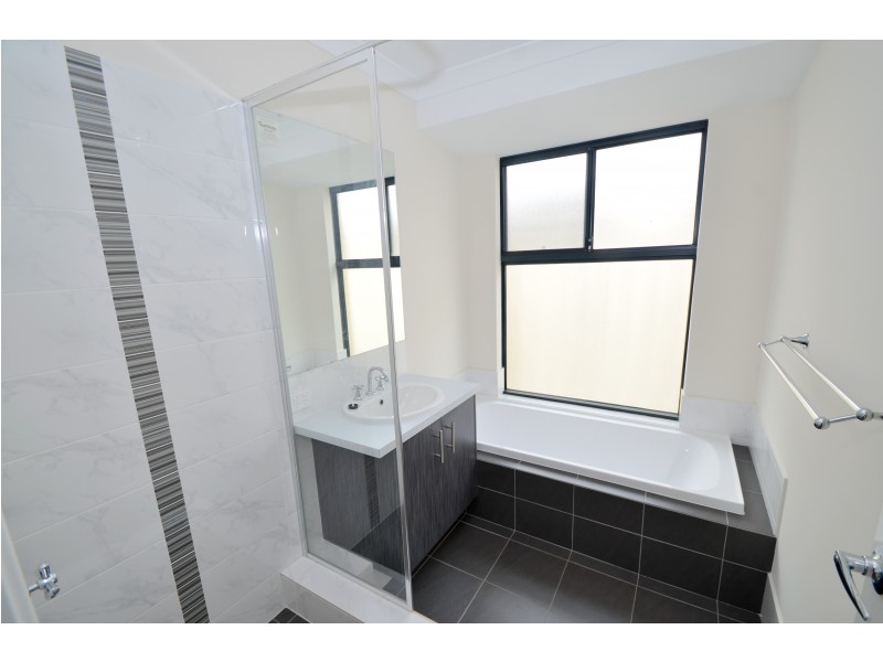 2 Cornhill Entrance, Hilbert WA 6112