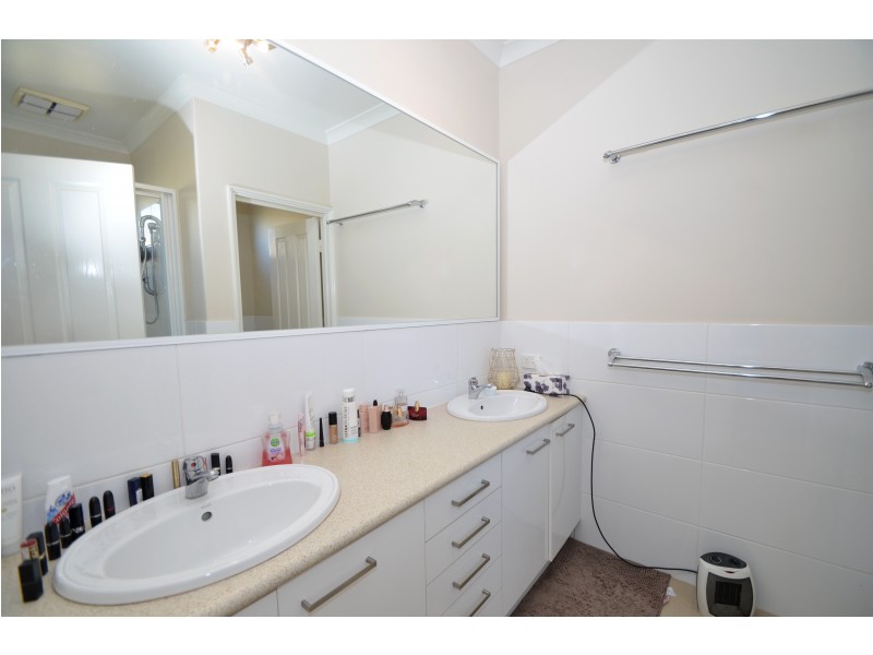 68 Columbia Parkway, Piara Waters WA 6112