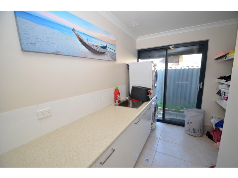 68 Columbia Parkway, Piara Waters WA 6112