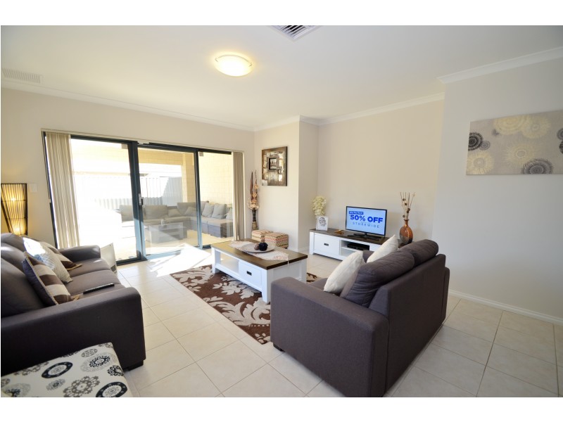 68 Columbia Parkway, Piara Waters WA 6112