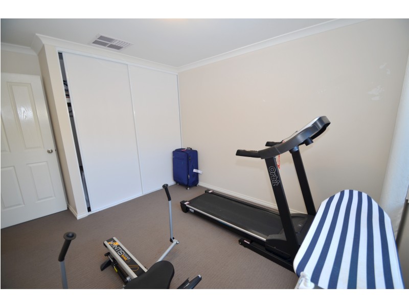 68 Columbia Parkway, Piara Waters WA 6112