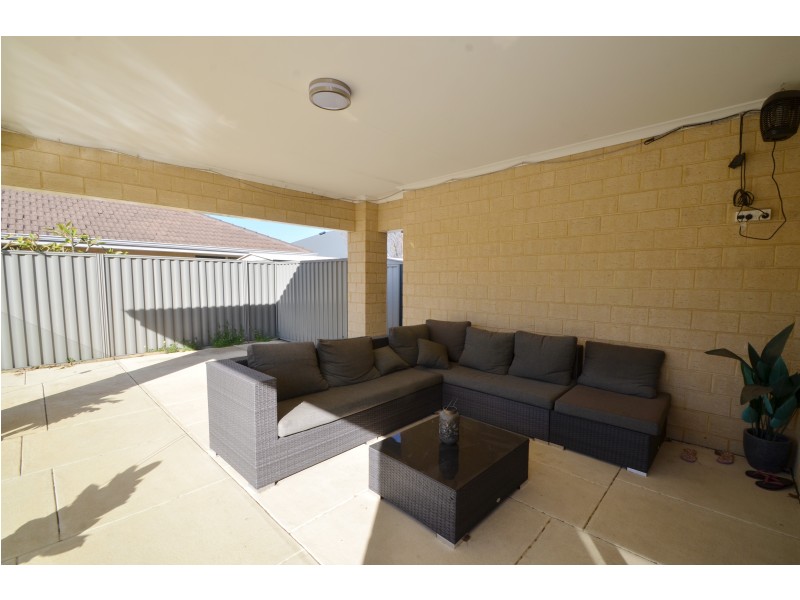 68 Columbia Parkway, Piara Waters WA 6112