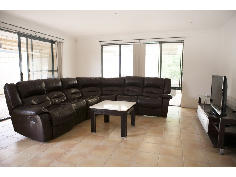 228 Amherst Road, Canning Vale WA 6155