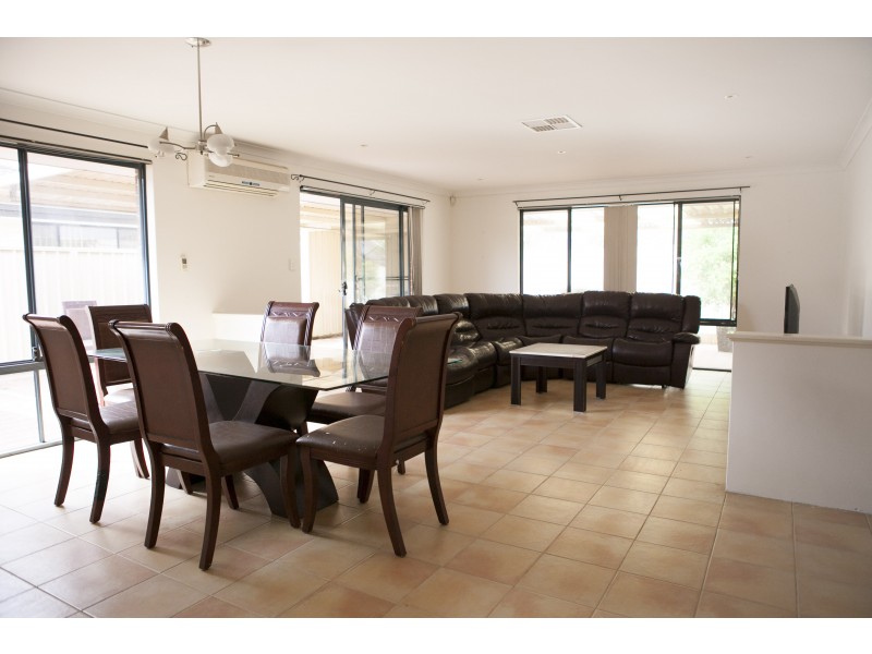 228 Amherst Road, Canning Vale WA 6155