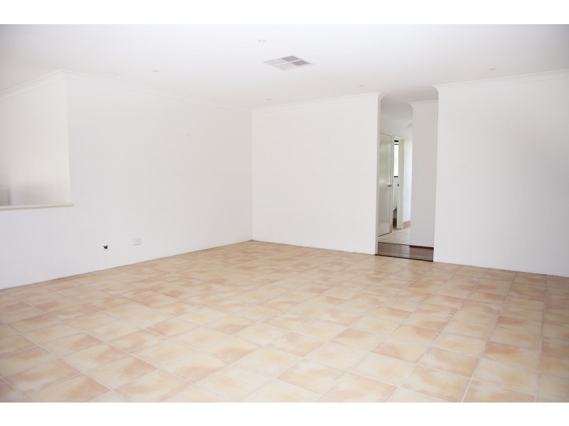 228 Amherst Road, Canning Vale WA 6155