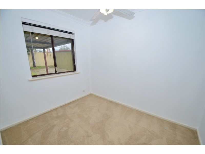 4 Sandalwood Street, Maddington WA 6109