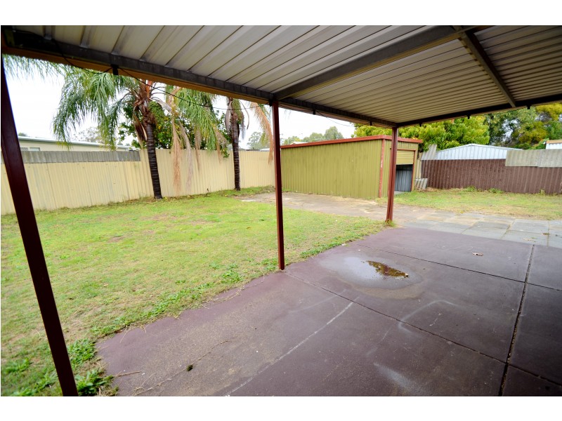 4 Sandalwood Street, Maddington WA 6109