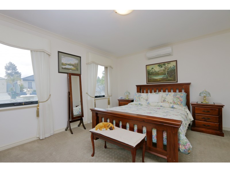 35 Bluestone Loop, Piara Waters WA 6112