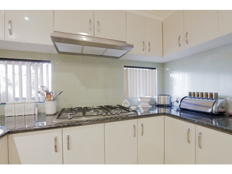 35 Bluestone Loop, Piara Waters WA 6112