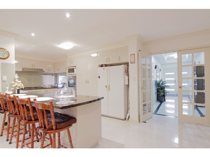 35 Bluestone Loop, Piara Waters WA 6112