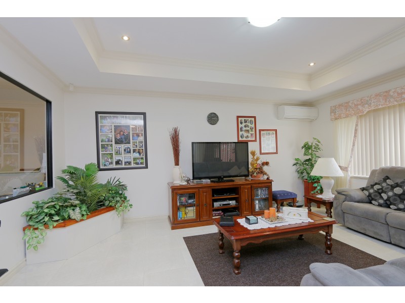 35 Bluestone Loop, Piara Waters WA 6112