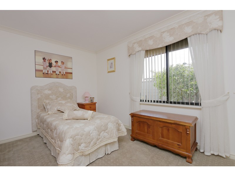 35 Bluestone Loop, Piara Waters WA 6112