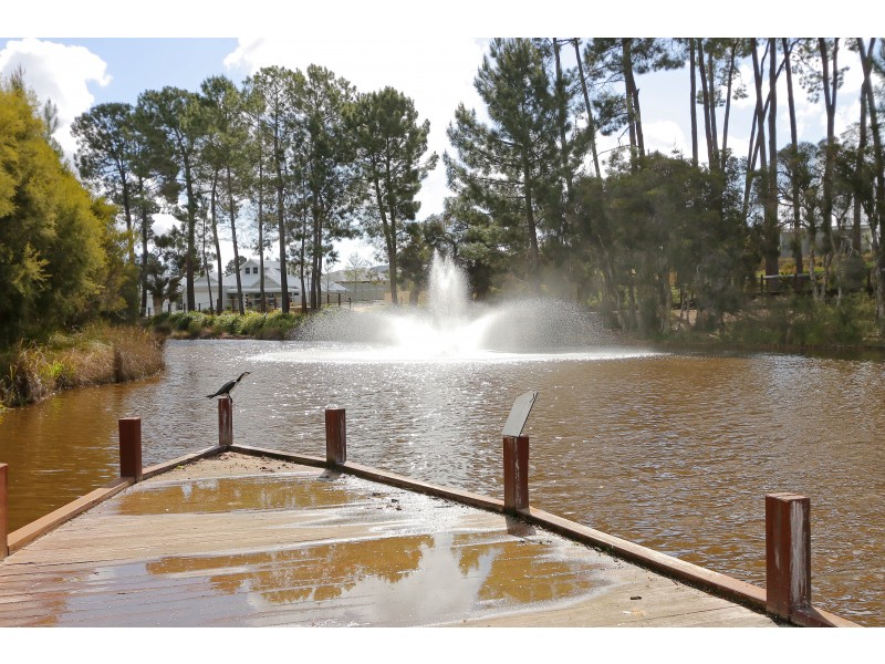 35 Bluestone Loop, Piara Waters WA 6112