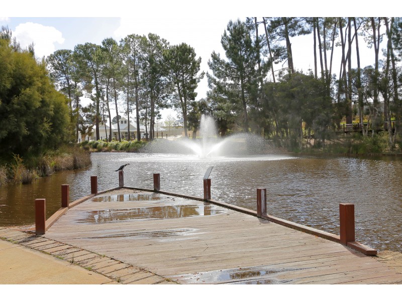 35 Bluestone Loop, Piara Waters WA 6112