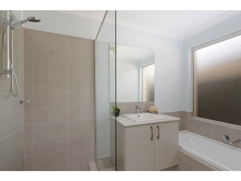 20 Hickman Drive, Piara Waters WA 6112