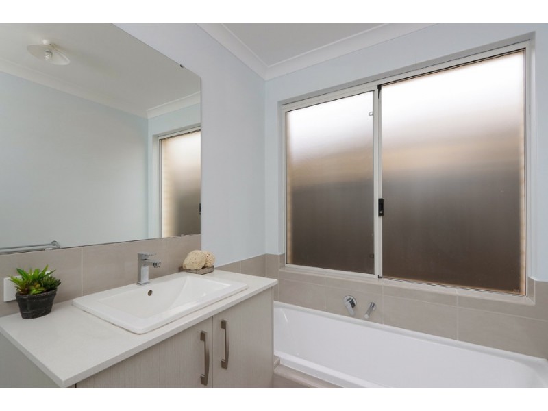 20 Hickman Drive, Piara Waters WA 6112