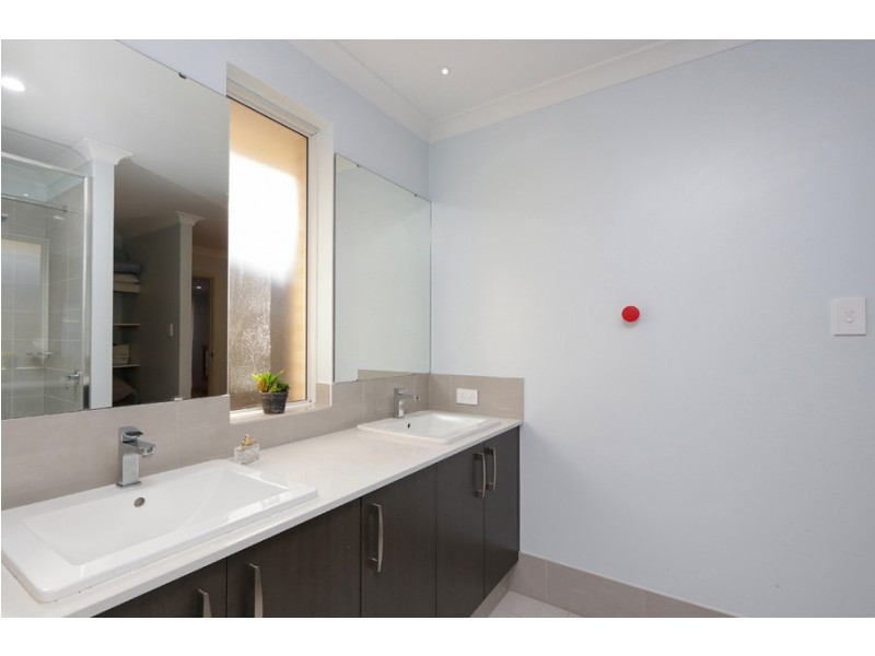 20 Hickman Drive, Piara Waters WA 6112