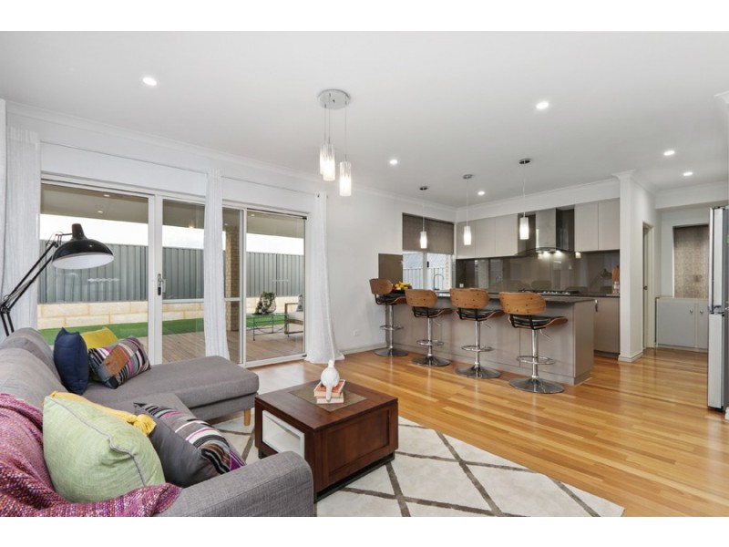 20 Hickman Drive, Piara Waters WA 6112