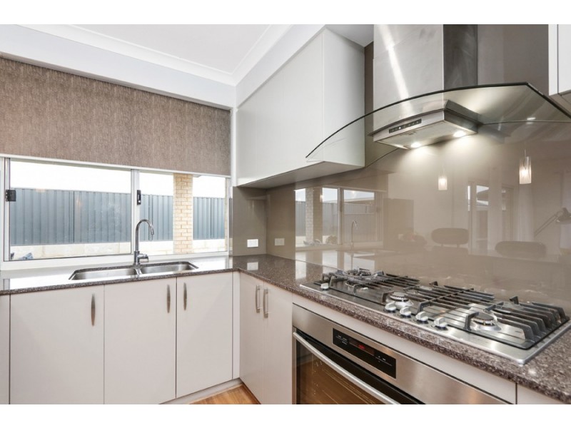 20 Hickman Drive, Piara Waters WA 6112