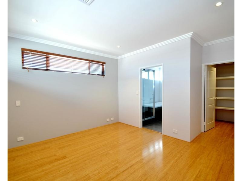 75 Hamilton Street, Stirling WA 6021