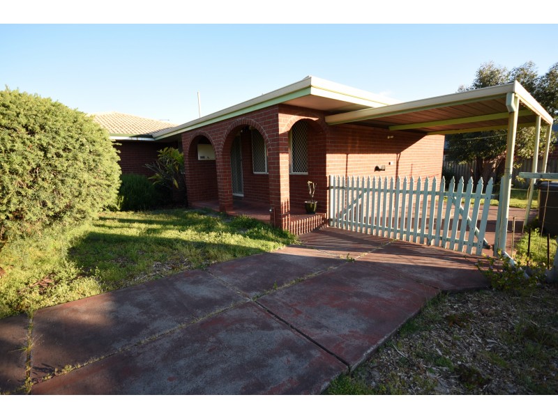 18 Nicholas Street, Gosnells WA 6110