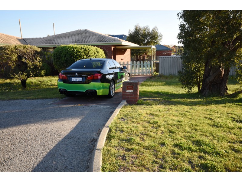 18 Nicholas Street, Gosnells WA 6110