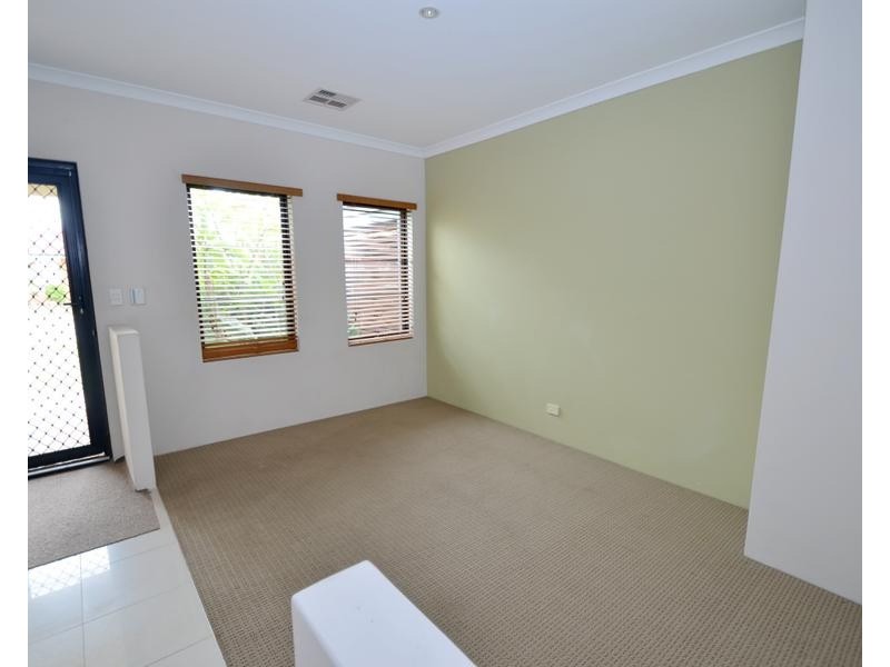 17 Kulin Pass, Canning Vale WA 6155