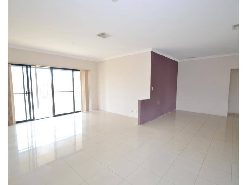 17 Kulin Pass, Canning Vale WA 6155