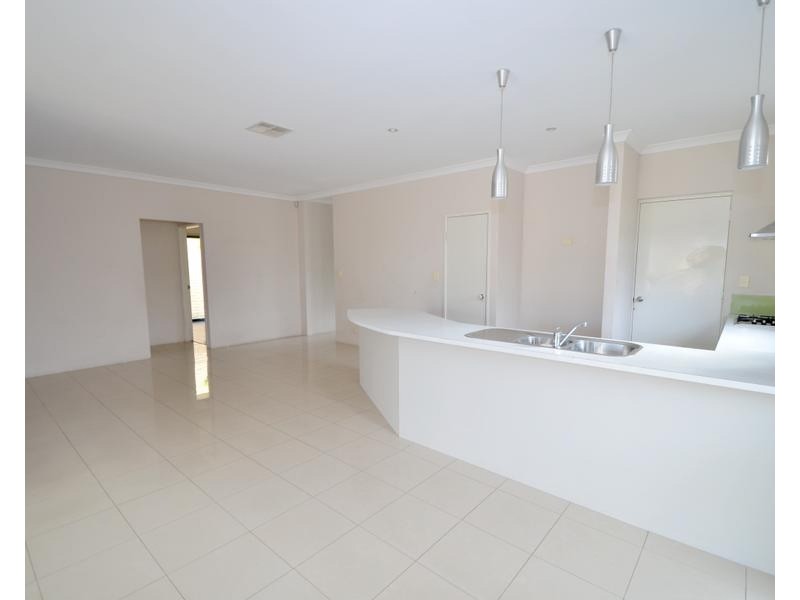 17 Kulin Pass, Canning Vale WA 6155