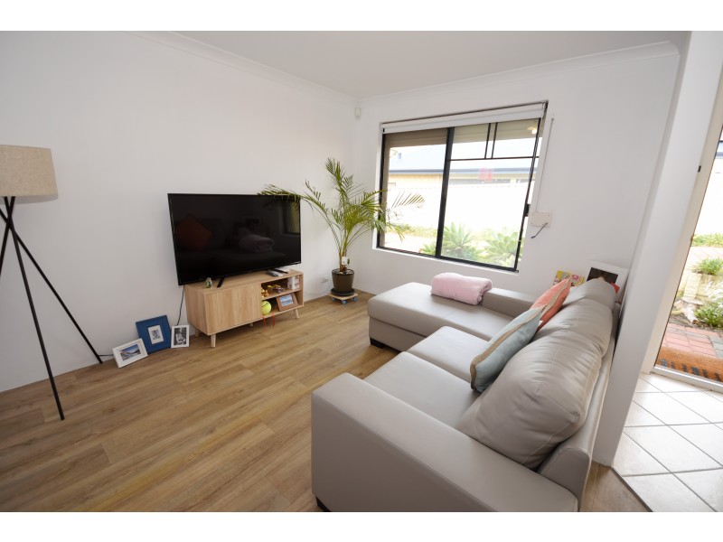 3/6 Whiteside Street, Cloverdale WA 6105