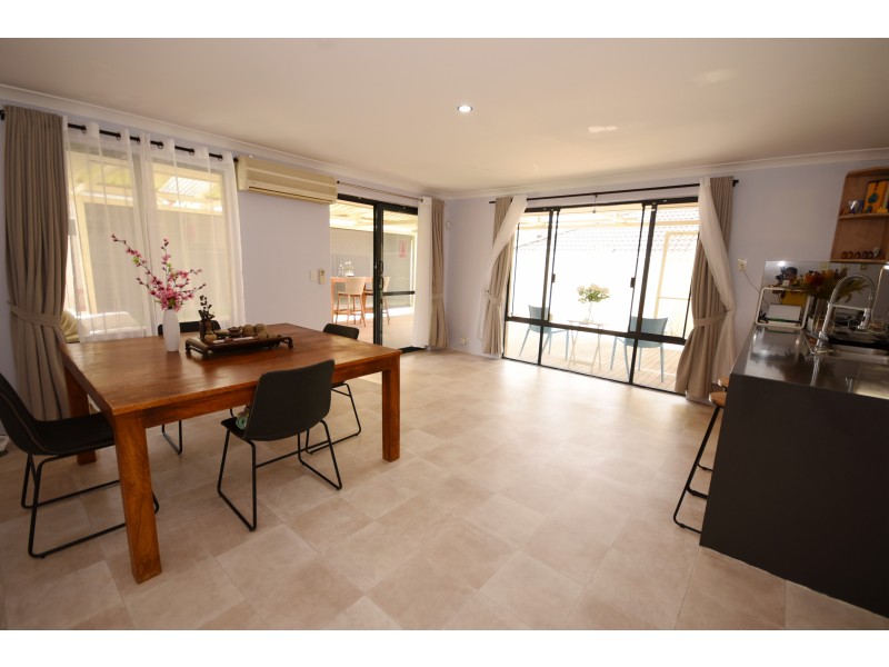 3/6 Whiteside Street, Cloverdale WA 6105