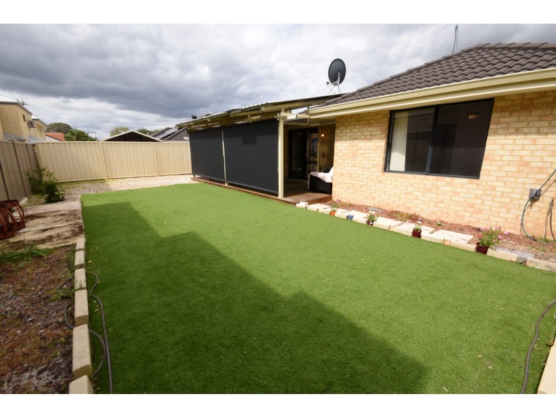 3/6 Whiteside Street, Cloverdale WA 6105