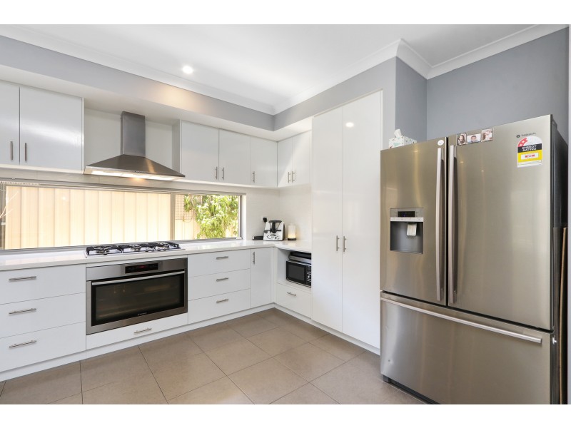 35 Miramar Way, Piara Waters WA 6112