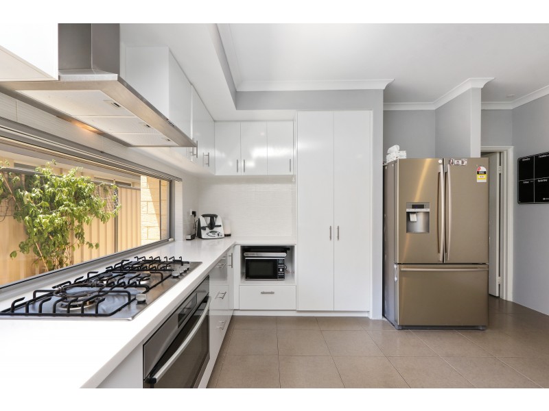 35 Miramar Way, Piara Waters WA 6112